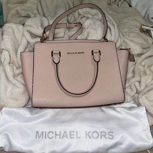 Michael Kors Crossbody Bag